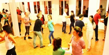 Salsa Cubana Classes at Momento Cubano (Frankfurt am Main)