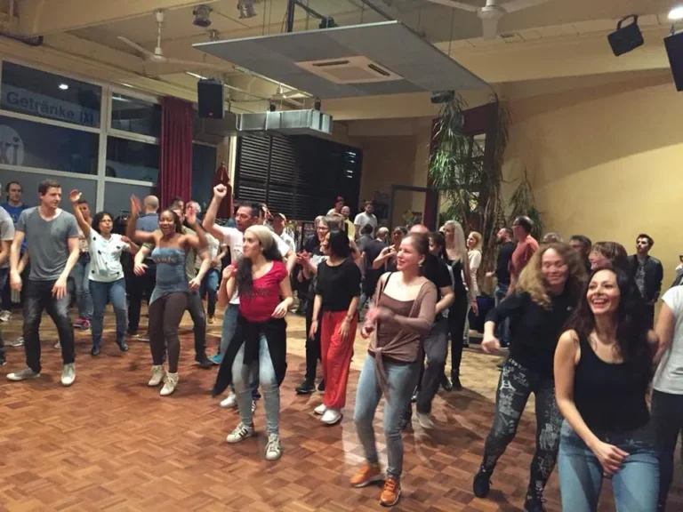 Salsa Courses at Tanzschule Conexión (Frankfurt am Main)